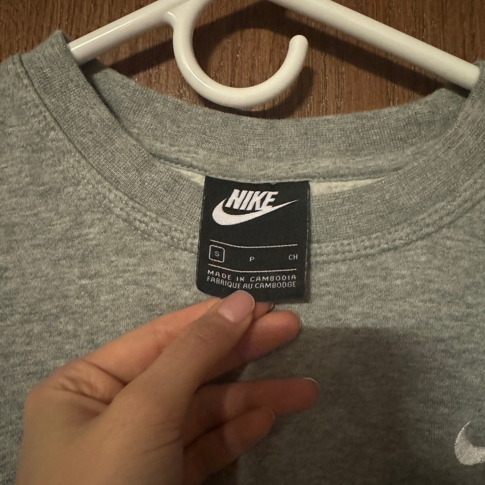 Nike Vintage Look Men’s Crewneck in Gray